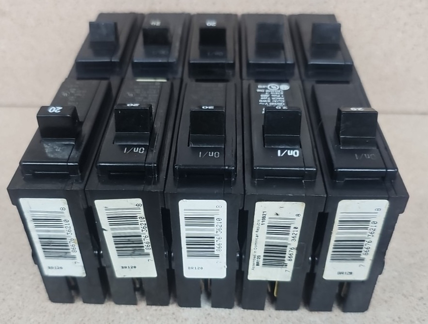 LOT OF 10 Cutler Hammer BR120 1 Pole 20 Amp Type C120 Circuit Breaker