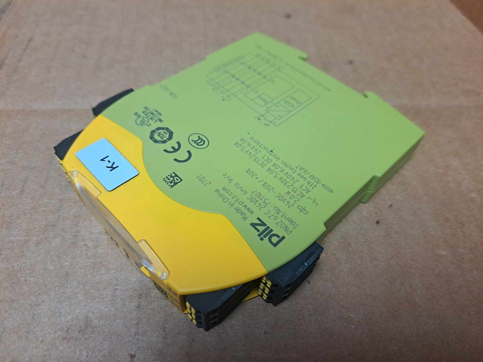 Pilz Safety Relay PN0Z s7 C 24VDC 4n/o 1n/c Ident.No. 751107