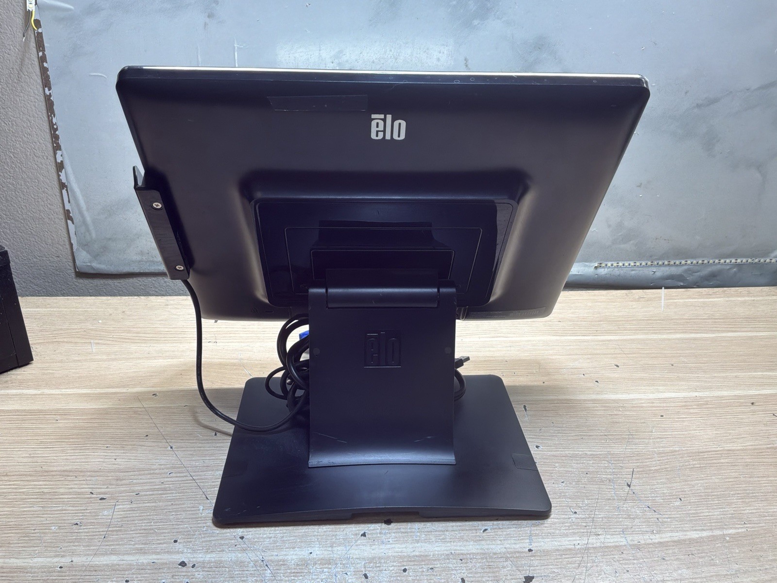 Elo Touch ET1517L-7CWB-1-BL-ZB-G Touch Screen Monitor/JUA3858