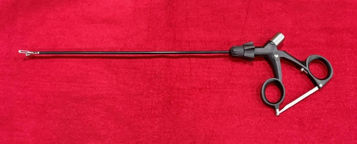 Laparoscopic Fenestrated Grasping Forceps 5mm For Laparoscopic Surgery