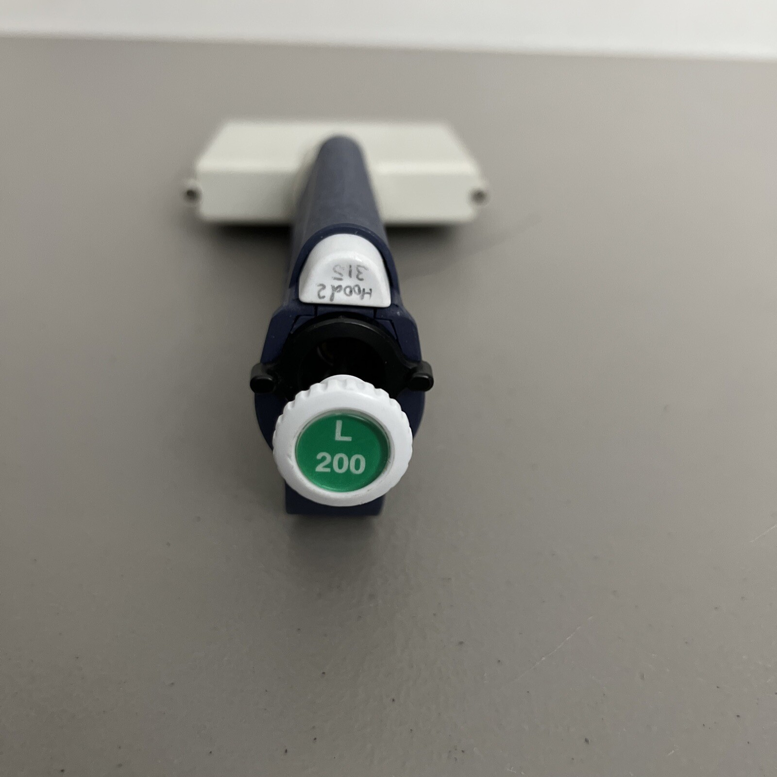 NICE Rainin Pipet-Lite 8 Channel Multichannel L200 20-200uL LTS Pipette