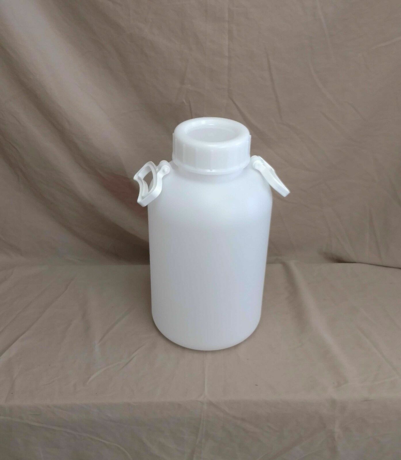 Small 10 Liter (2.6 Gallon) Thick Plastic Bottle With Handles, New! KM-340 (One)