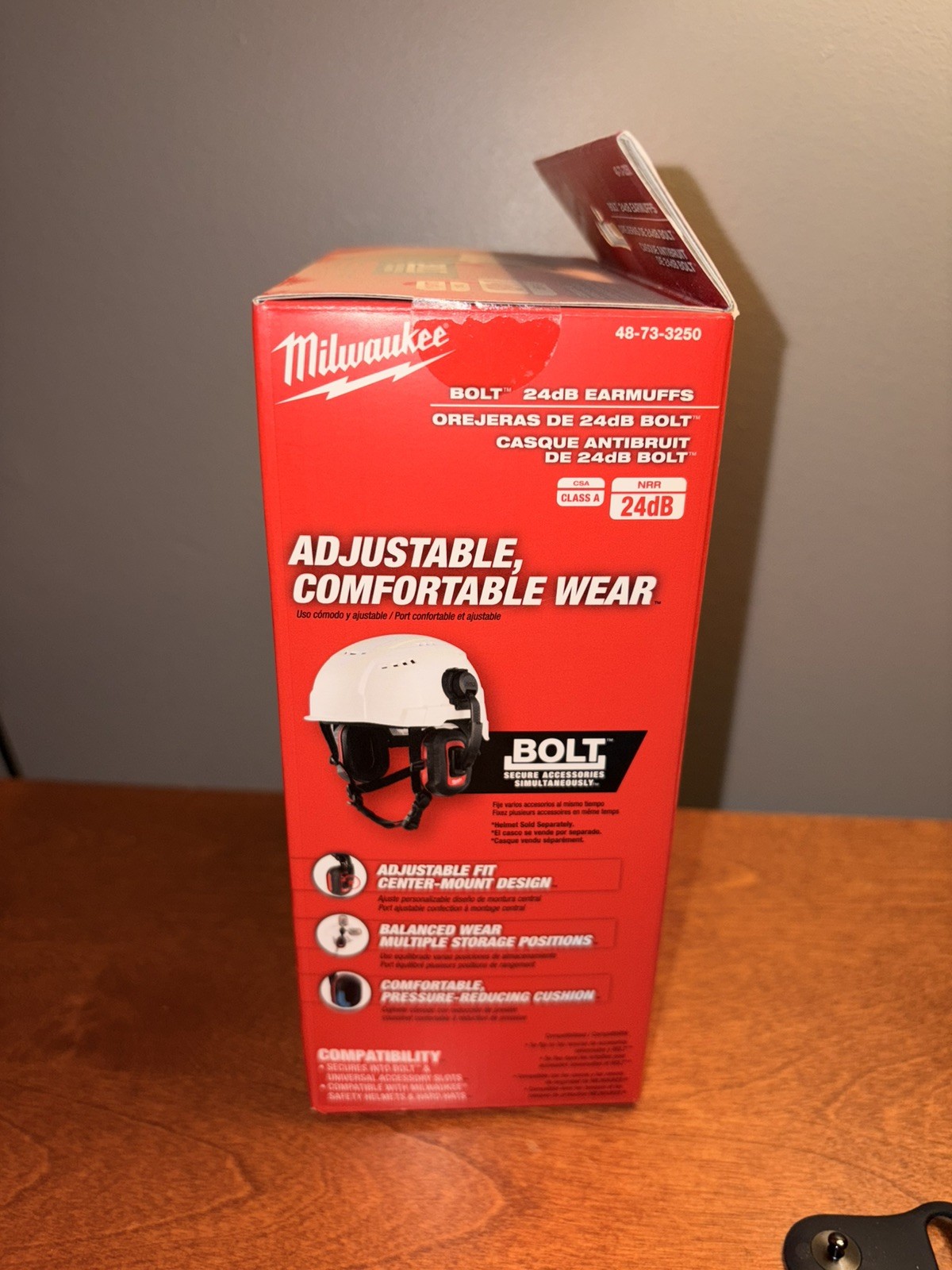 Milwaukee 48-73-3250 BOLT 24dB Earmuffs, Use with Safety Helmets and Hard Hats.