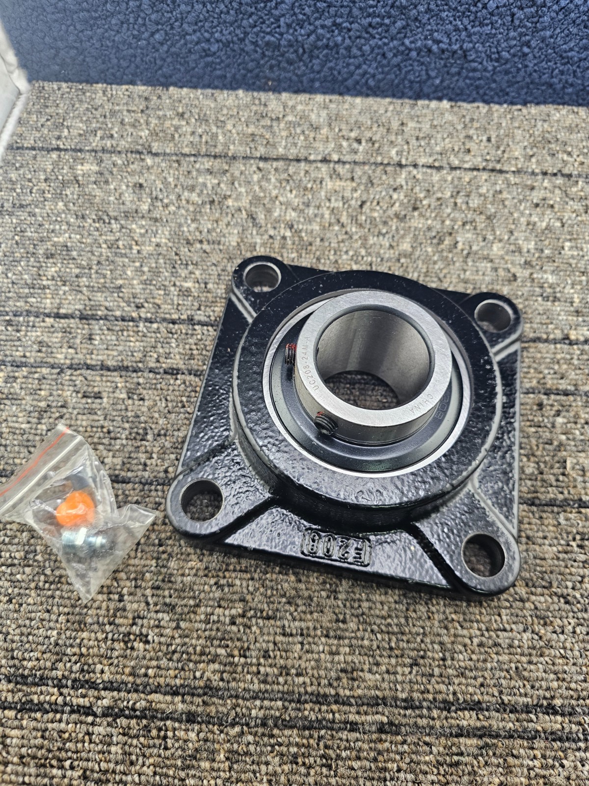 Peer F208 Mounted Bearing 4-Bolt Square Solid Housing Cast Iron w/ UC208-24M-A