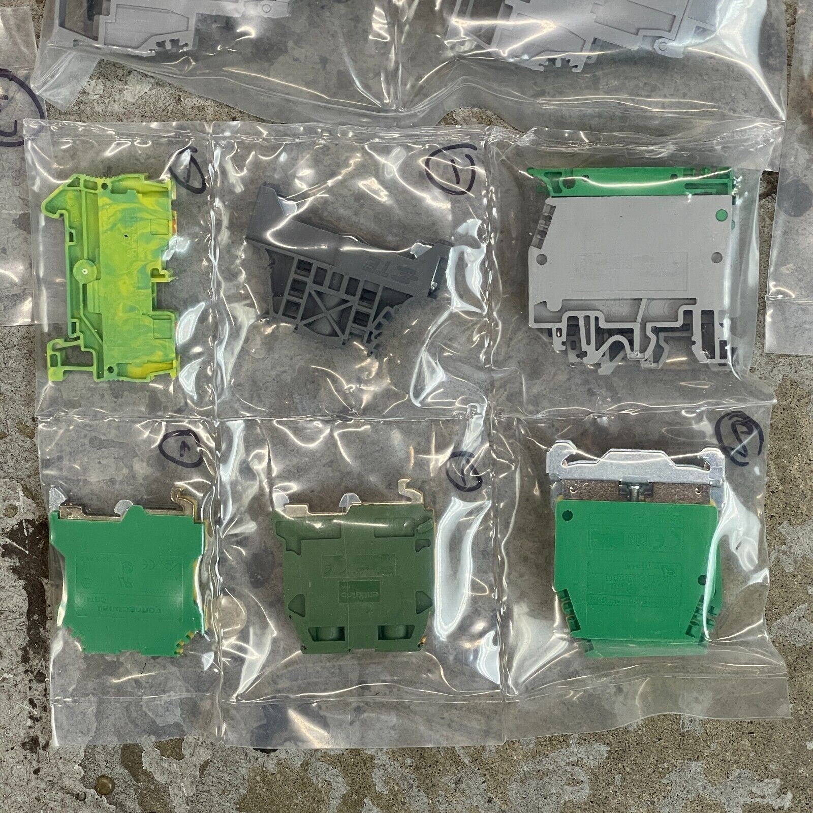 Mixed Lot of Entrelec Terminal Block Din Rail Terminals – Gray / Green
