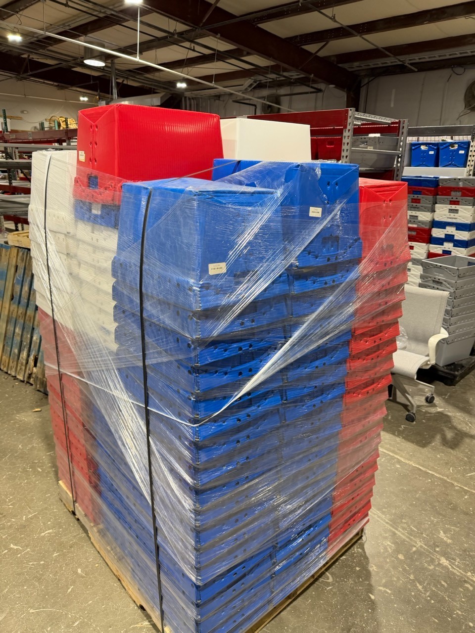 Lot of 300 Corrugated Plastic Postal Mail Type Totes Bins 18.25″Lx13.25″Wx11.5″H