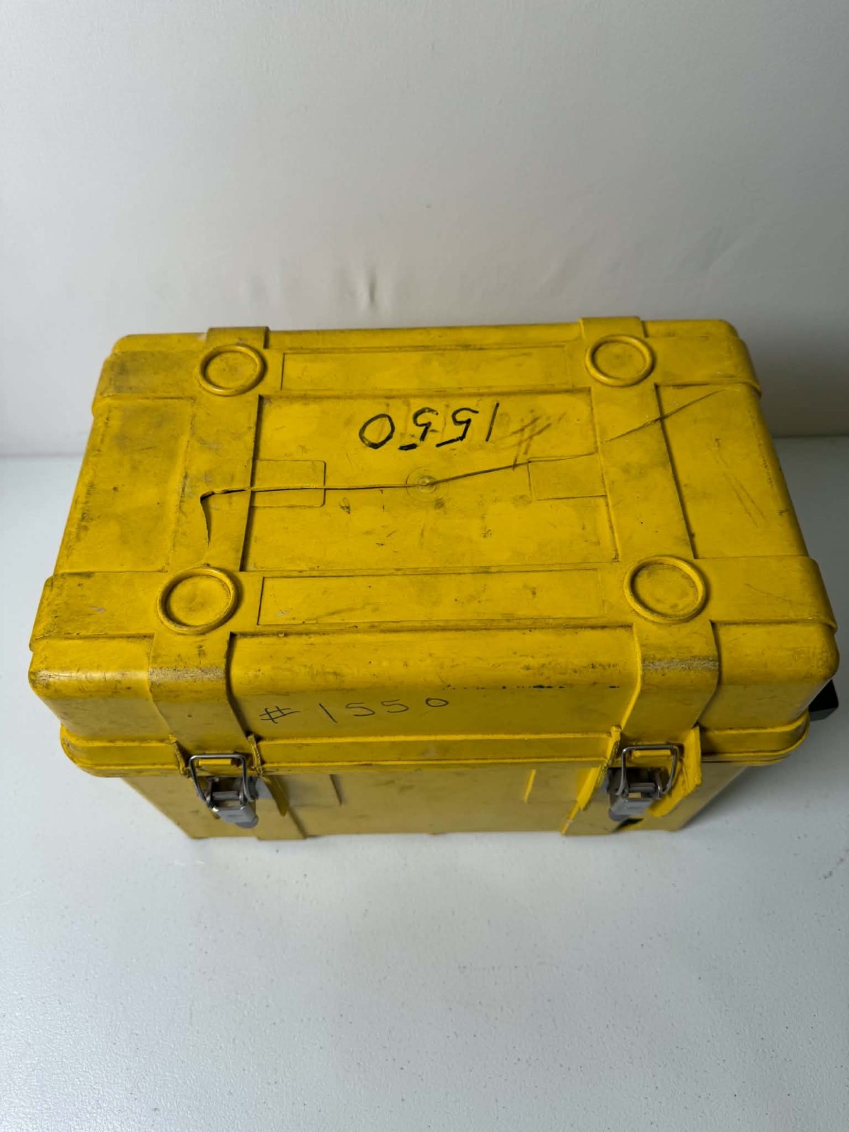 AEMC 5600 Micro-Ohmmeter 10A Digital Low Resistance Meter w/ Test Leads & Manual