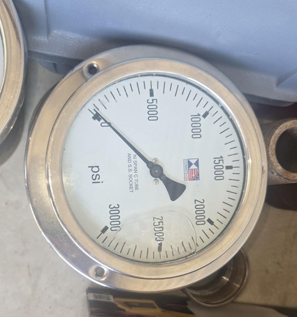 Stewart’s USA 6” Dial Liquid Filled Pressure Gauge 0-50,000 PSI Panel Mount