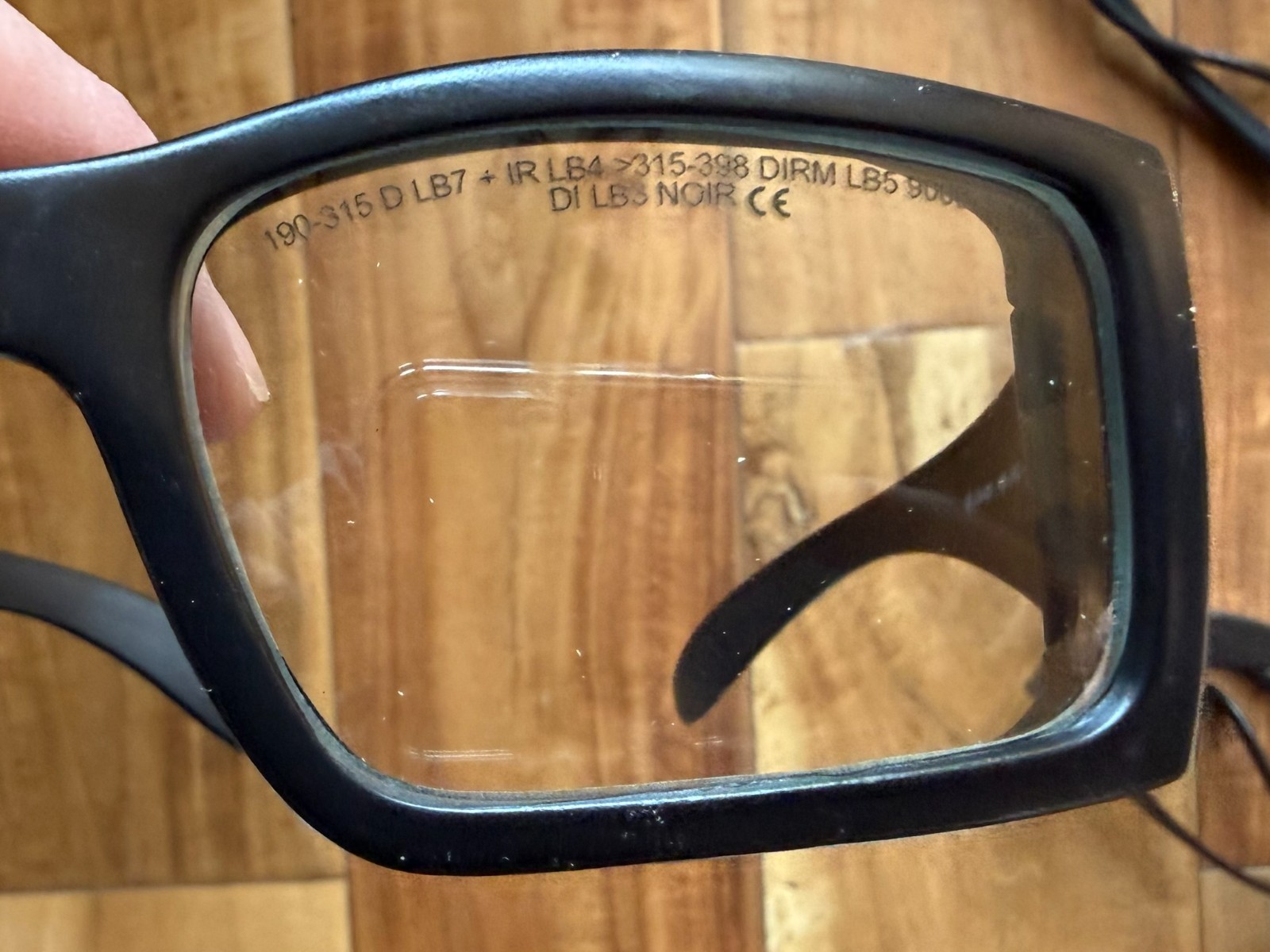 Thorlabs LG6A Laser Safety Glasses: 93% Visible Light Transmission