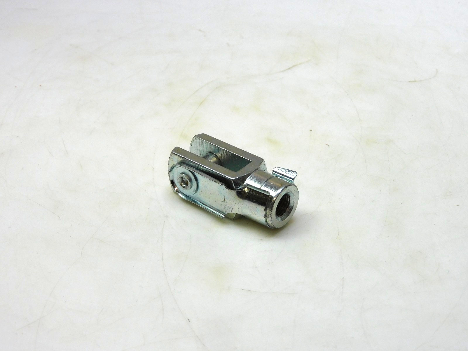 NO NAME ROD END CLEVIS 3/8-24 RH THREADS 3/8″ PIN
