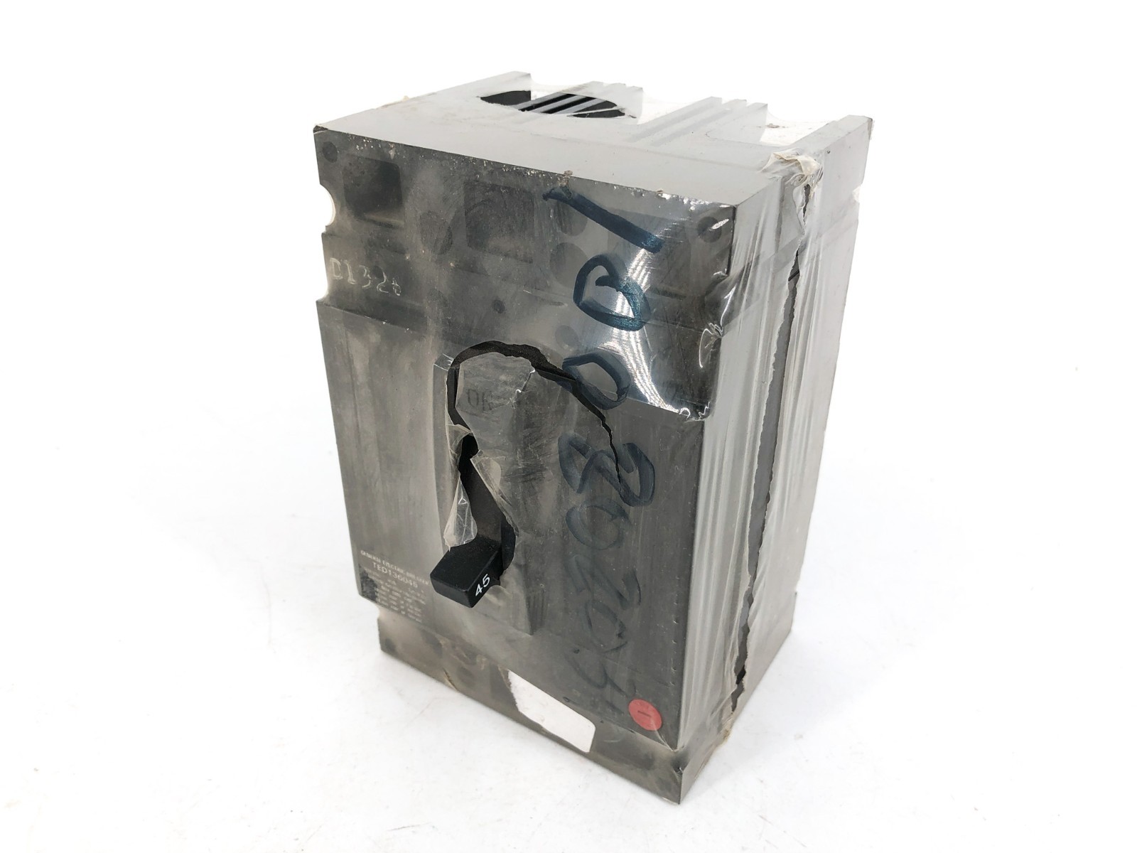 New GE General Electric TED136045 Circuit Breaker 45A 600VAC 250VDC 3P – No Box