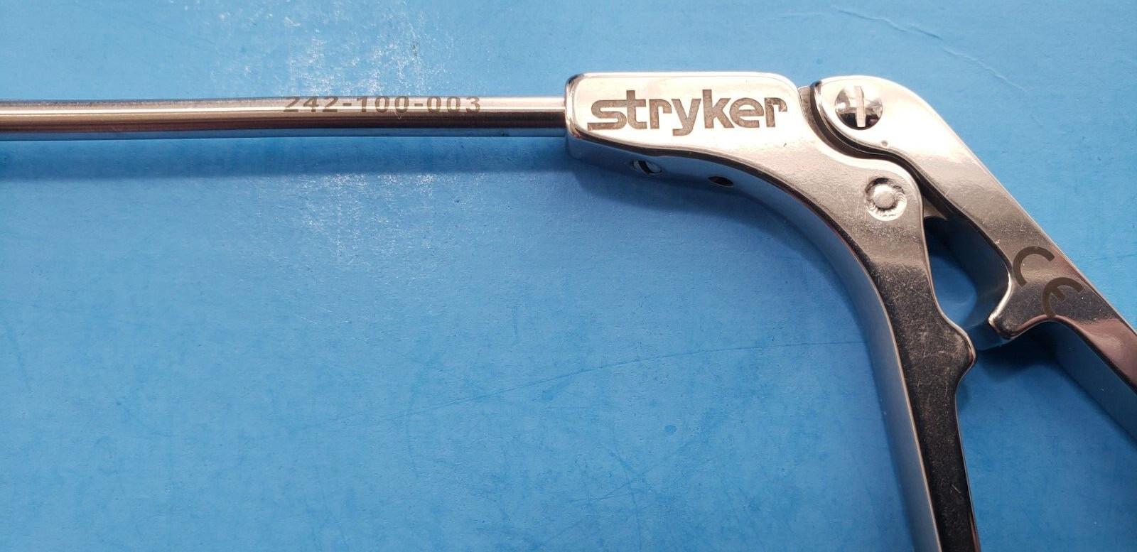 Stryker Conquest 242-100-003 Arthroscopy Punch Blunt-Nose Right 2.1 mm.