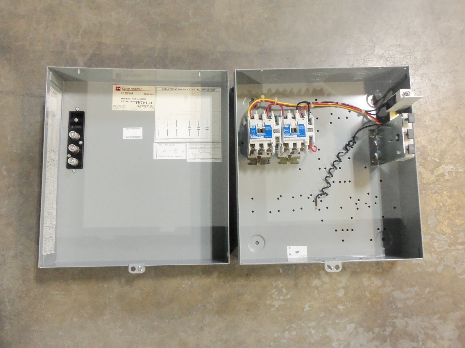 NEW CUTLER HAMMER ECL03C1A6A LIGHTING CONTACTOR ELECTRICALLY HELD SERIES AK