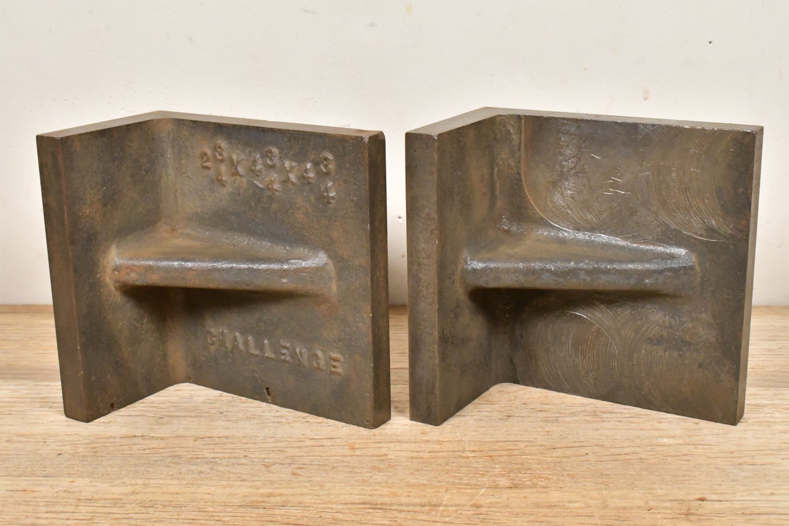 Set of 2 Vtg CHALLENGE ANGLE PLATES 4-3/4″ x 4-3/4″ x 2-3/4″ Inches Webbed