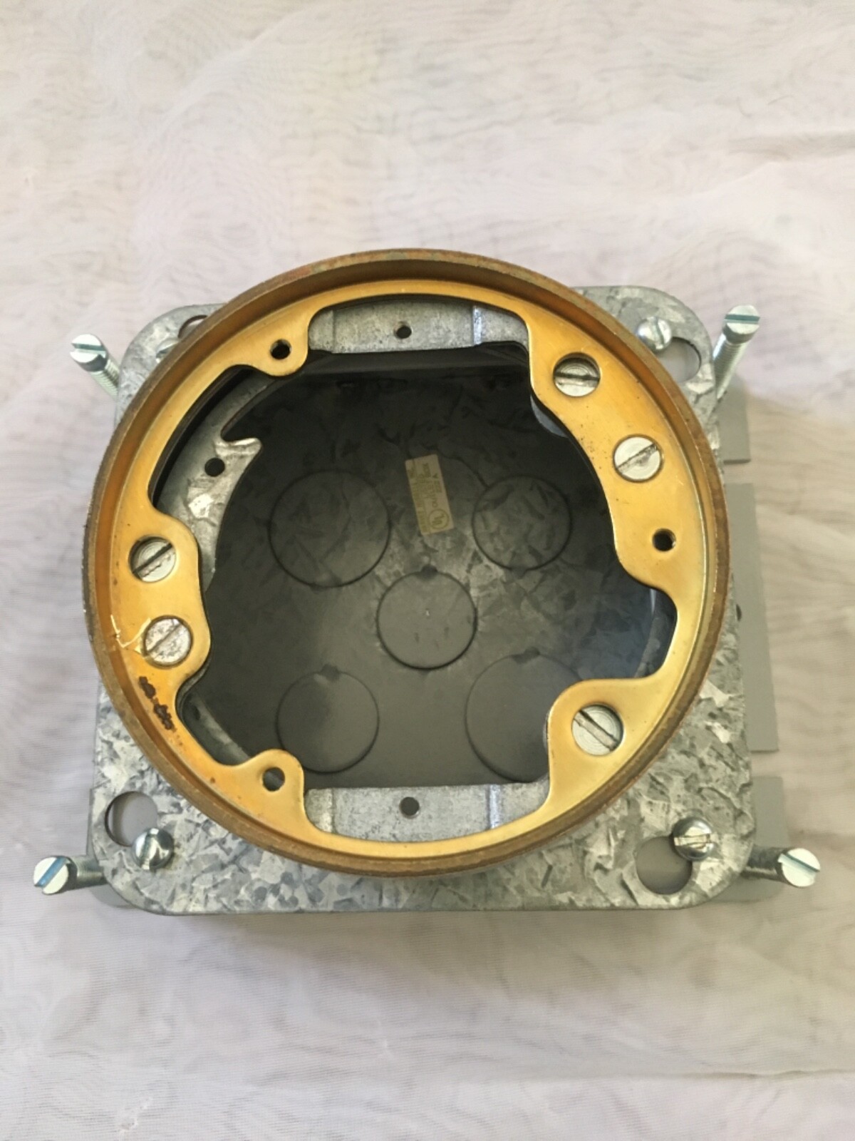 Hubbell Dualevel Adjustable Concretetite Floor Outlet Box B-2529 & Brass Cover