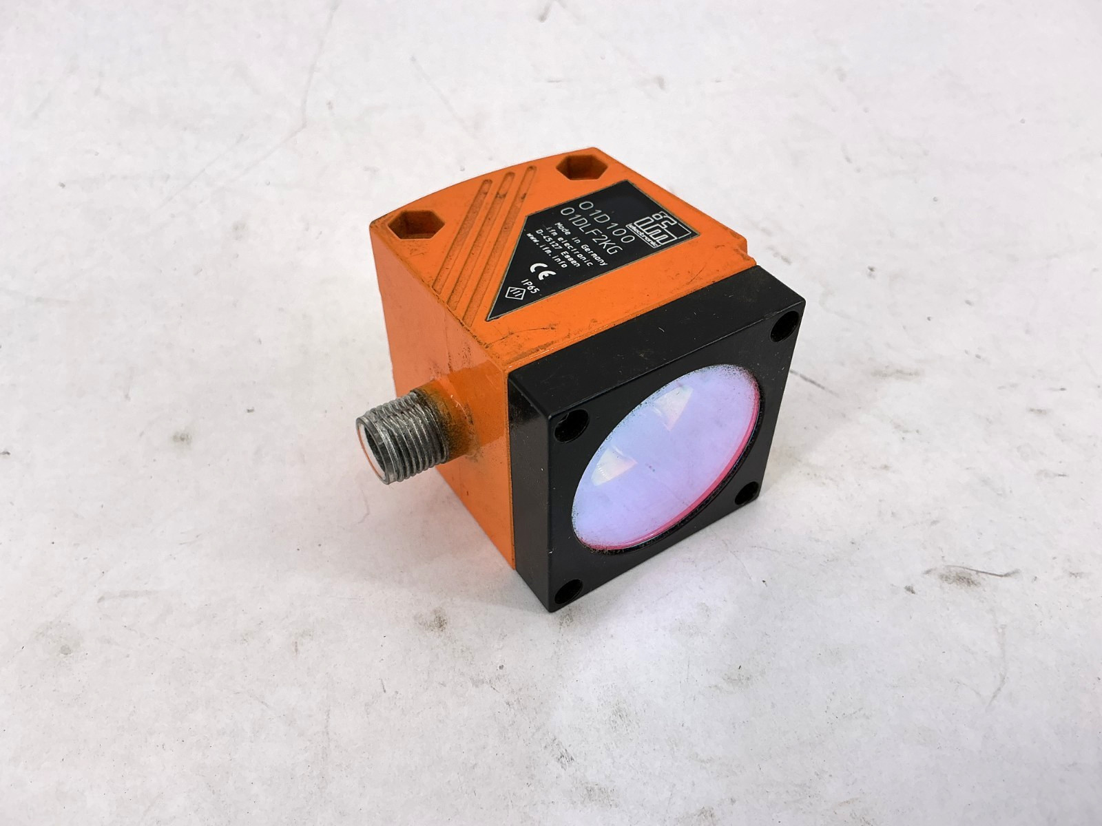 IFM O1D100 01DLF2KG Photoelectric Distance Sensor 01DLF3KG 0.2-10m 10-30V