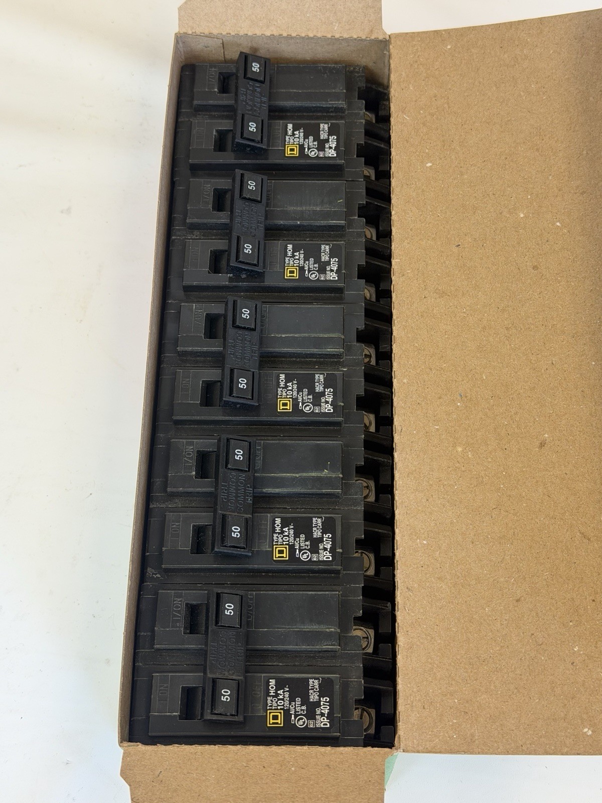 (25) Square D HOM250 50A 2P 120/240V Circuit Breakers *PACK OF 25 NEW*