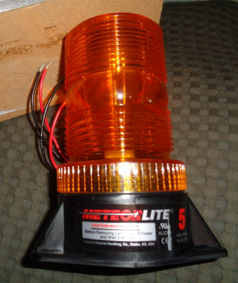 METEORLITE 5 VOLT 12-80 VDC FLASHING STROBE LIGHT AMBER LENS – NEW