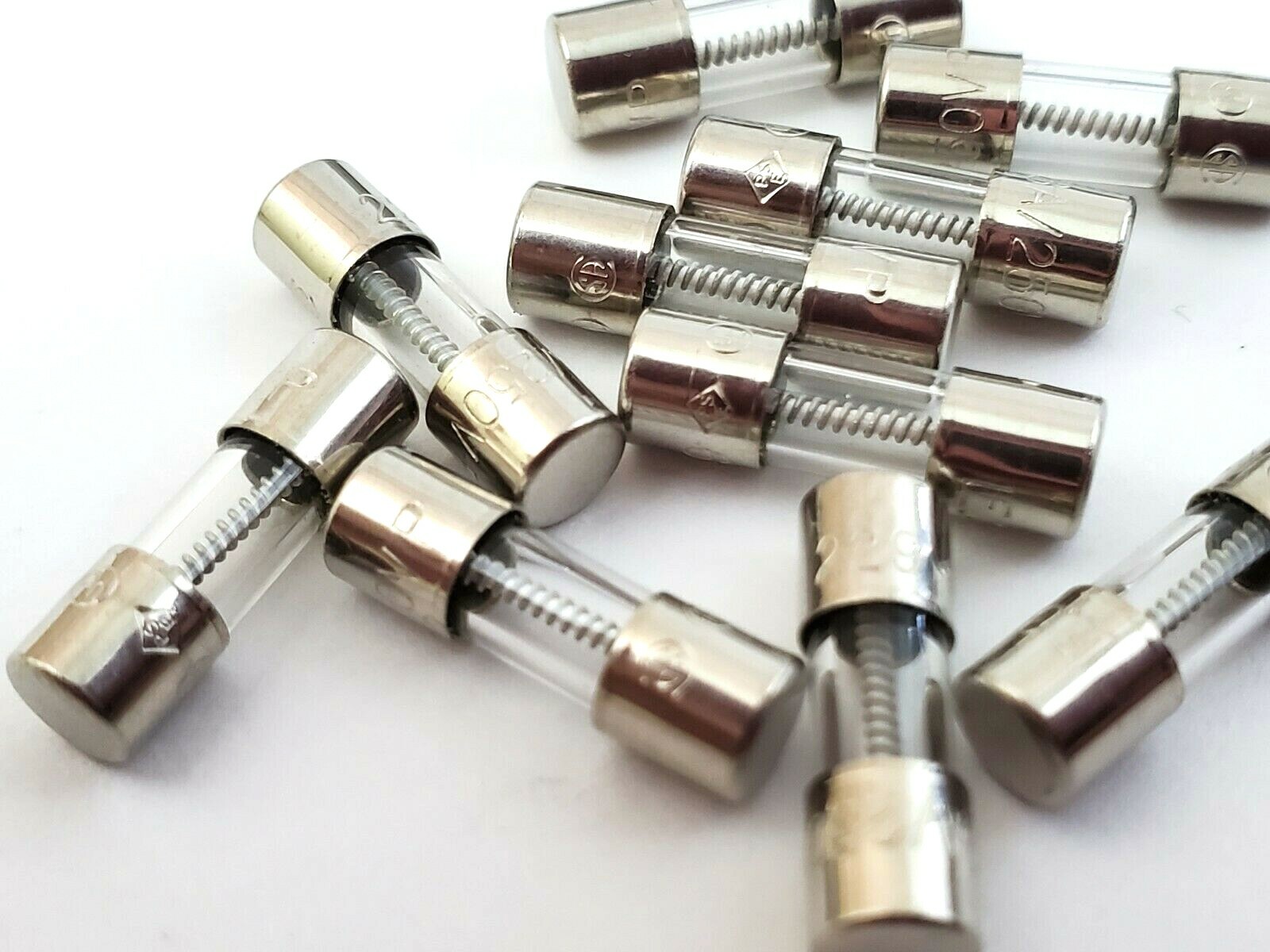 Lot of 10 Littelfuse 2AG3A 250V 3 Amp Slow Blow 5 x 15 mm Glass Fuses 229003