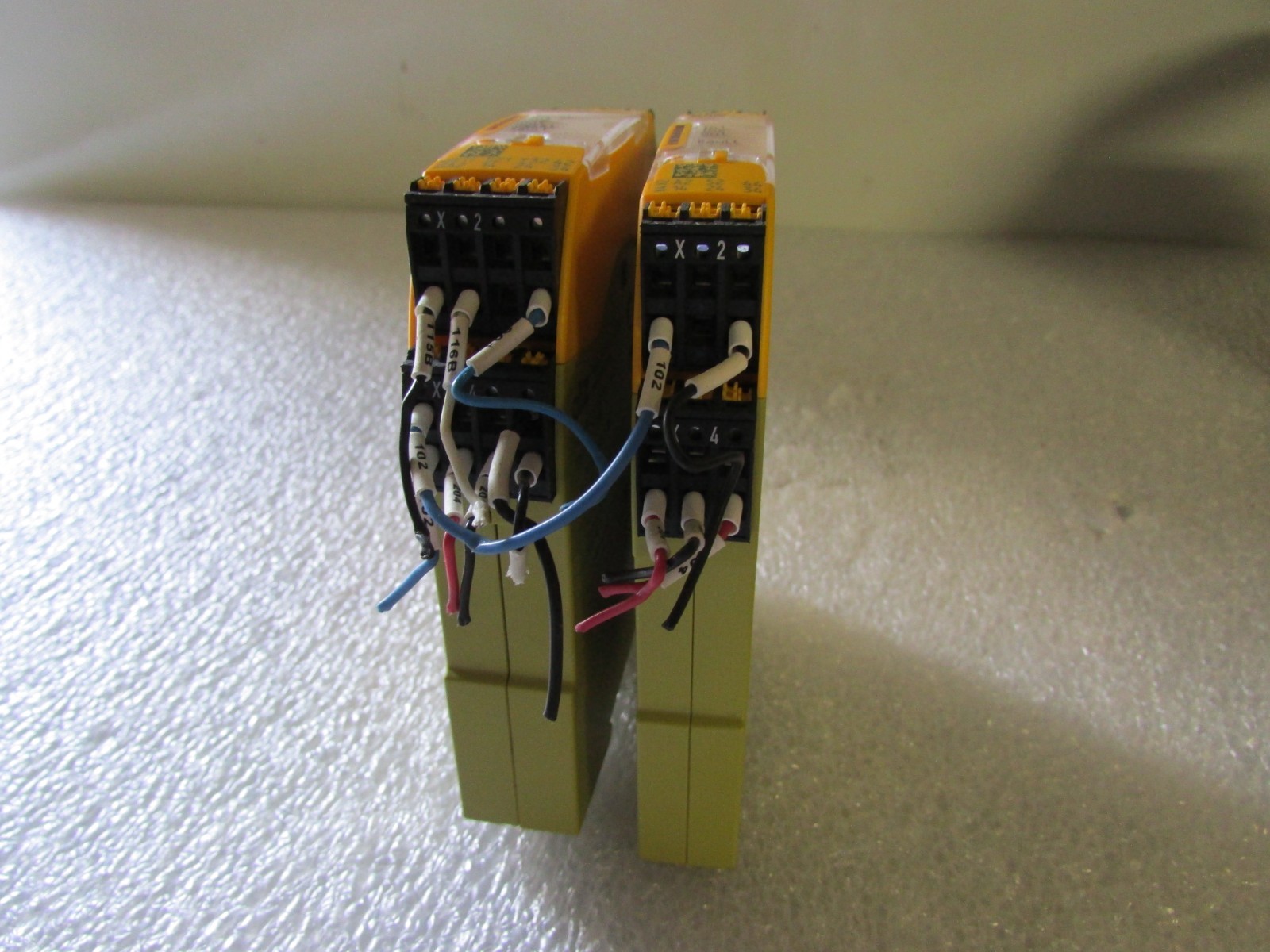 Pilz Safety Switchgear 751104 Pnoz s4 and 751107 S7 24 VDC