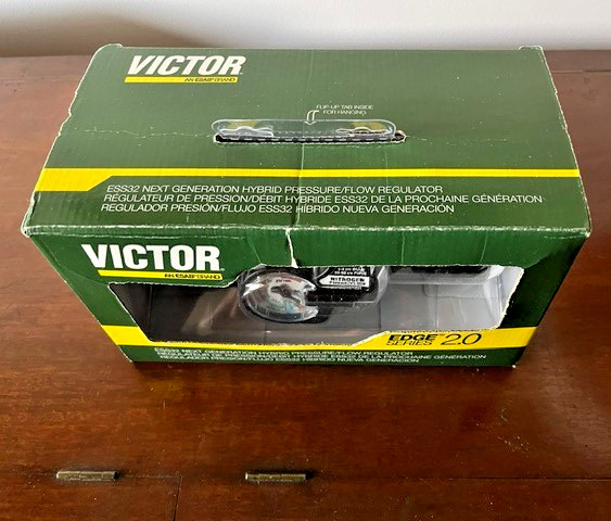 Victor Pressure Flow Hybrid Regulator CGA-580 tool-less connection ESS32-PFH-580