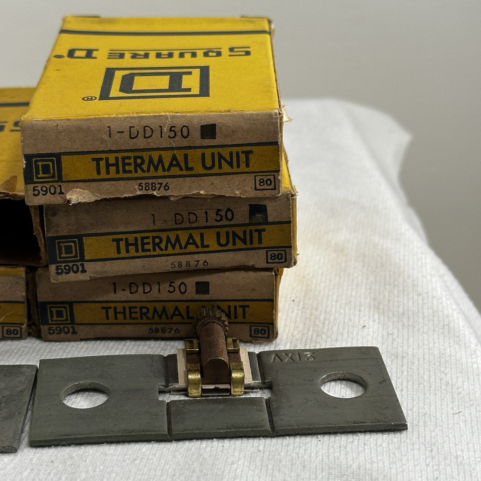 LOT OF 7 NEW SQUARE D OVERLOAD RELAY THERMAL UNITS 1-DD121, 1-DD140, 1-DD150