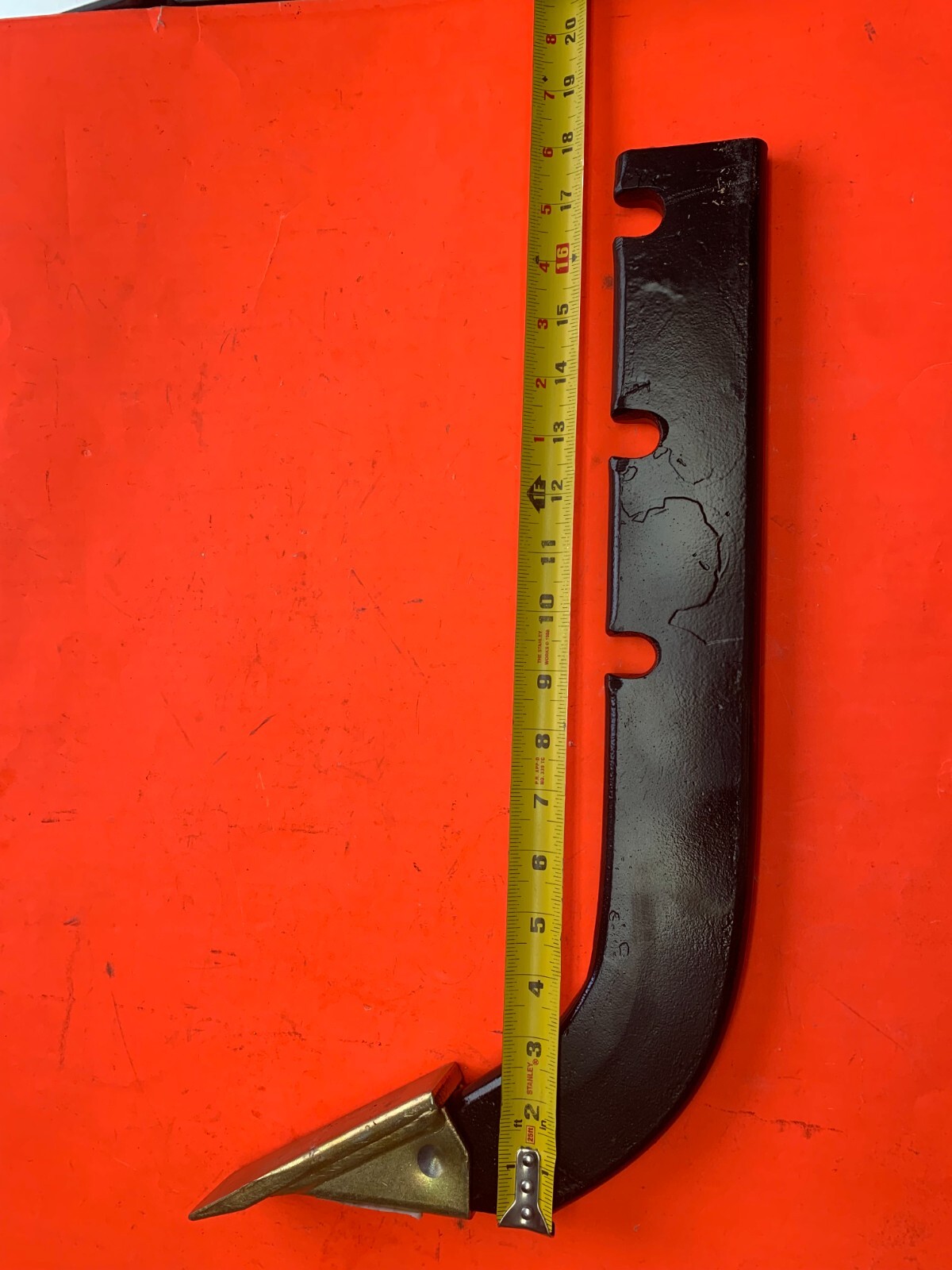 18″ Box Blade Scarifier Shank w/ Point, 3 Front Notches 103110