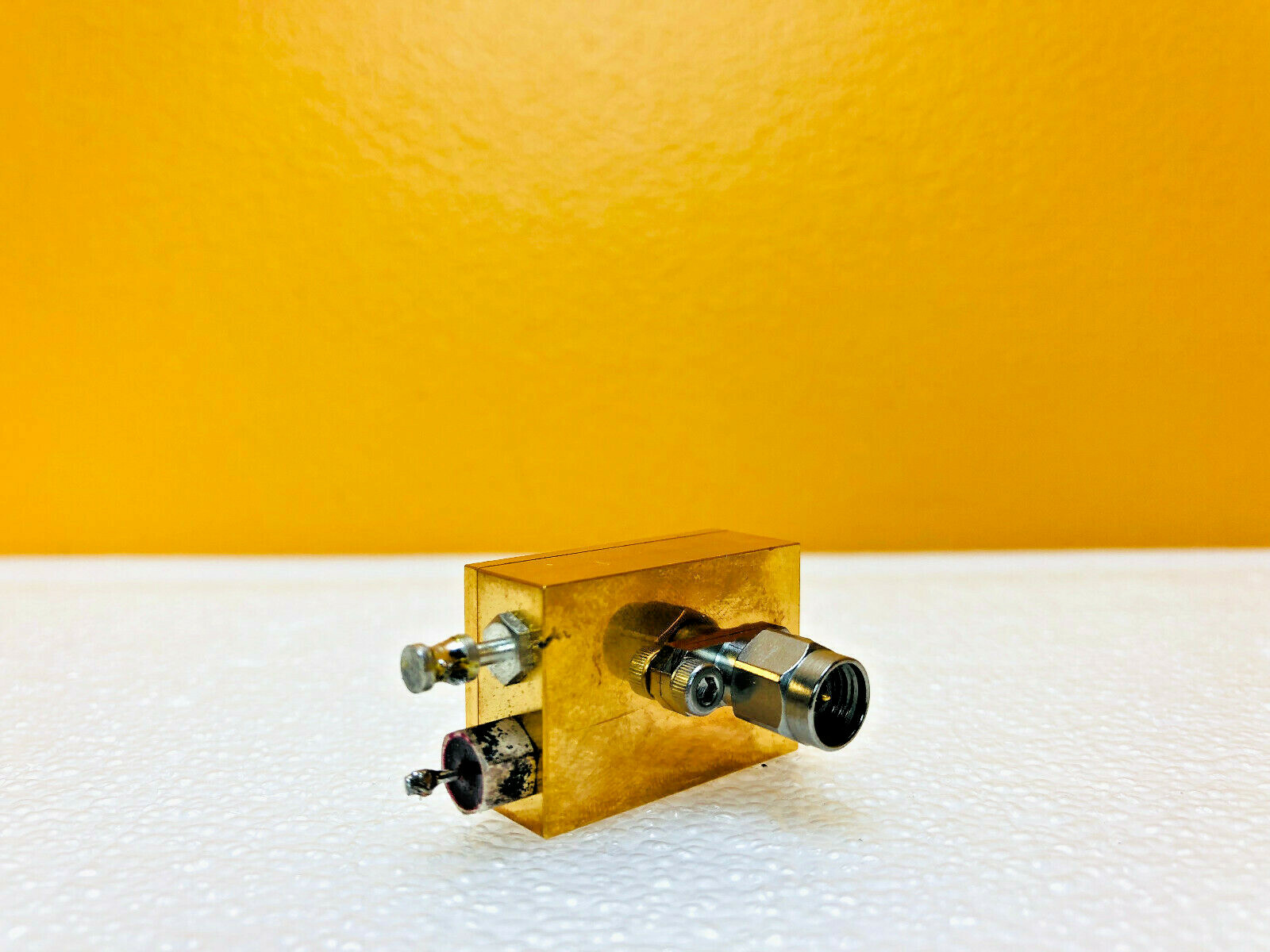 SHF Comm SHF 50 500 Hz to 50 GHz, 50 Ohm. Type V 1.85 mm (M) Bias Load. Tested!