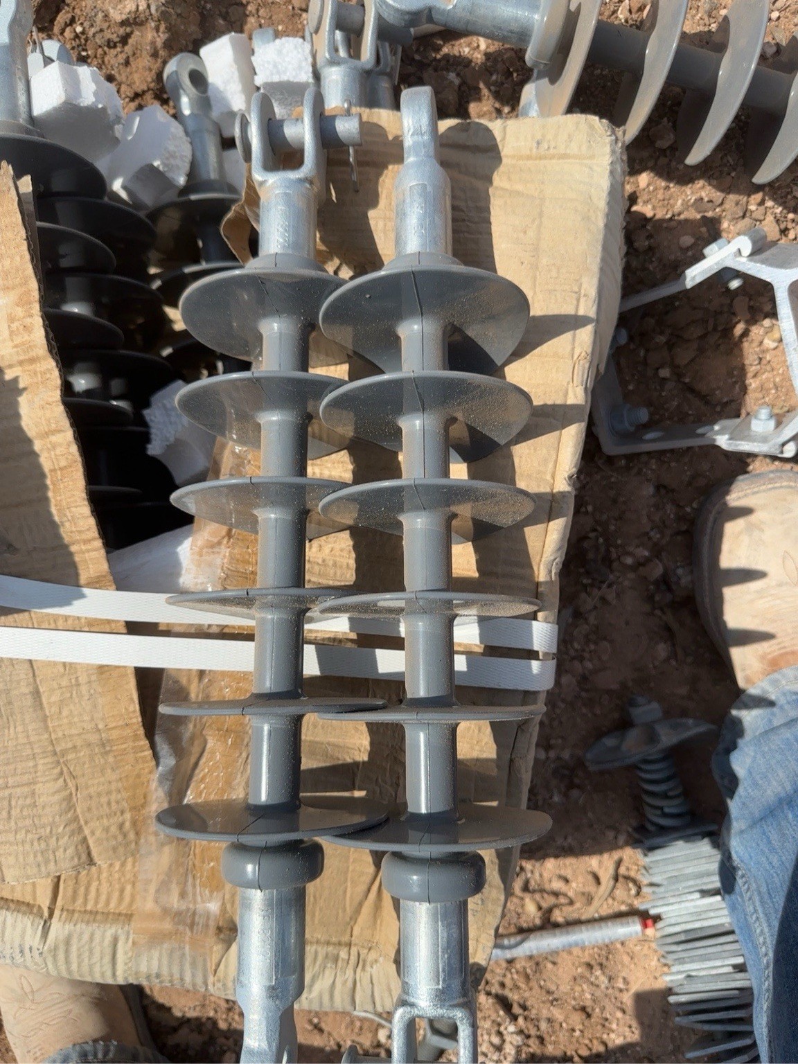 New 15kV Polymer Suspension Dead End Insulator Utility Power Line DEI 28 NOS