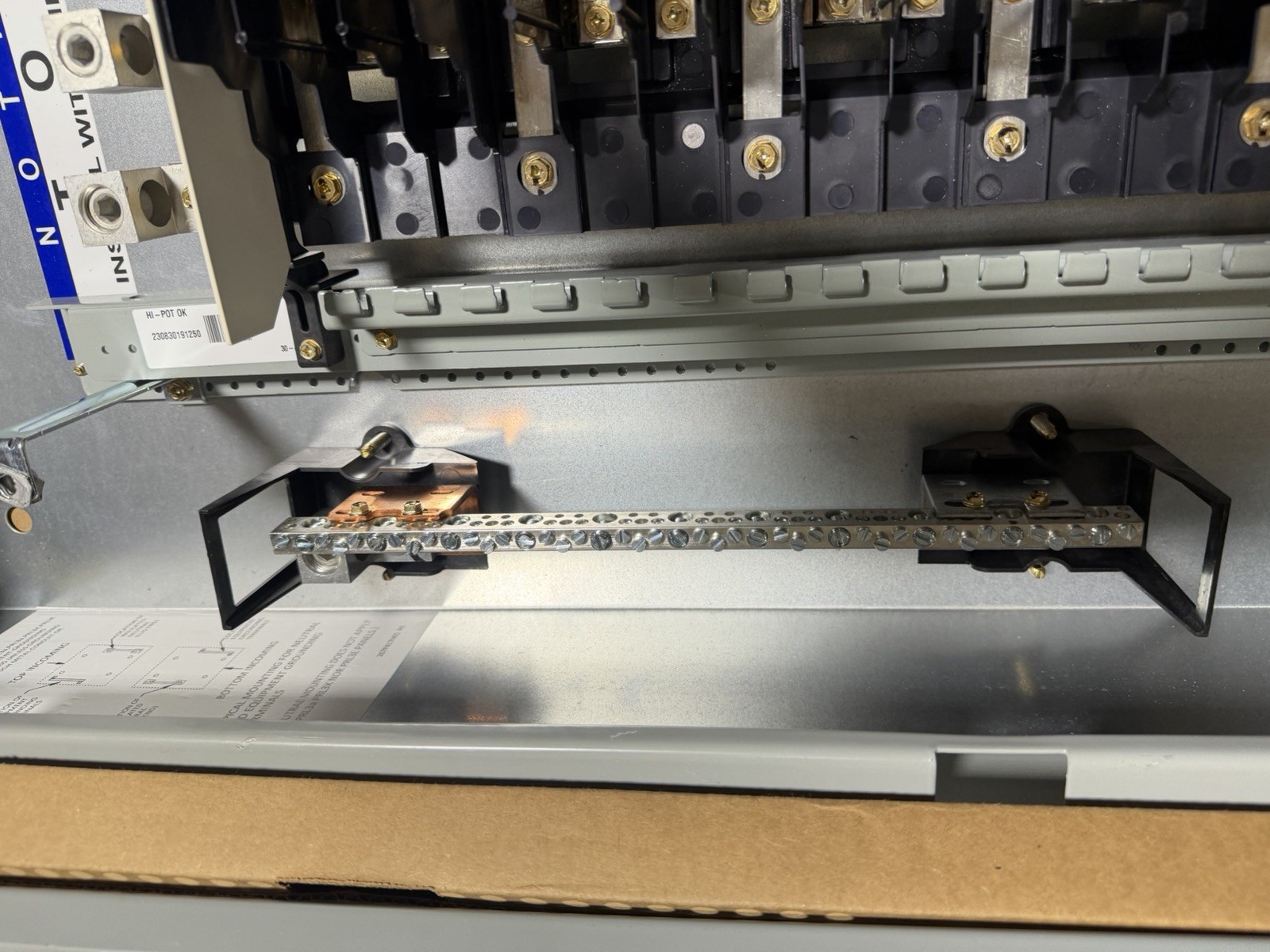 1-EATON PRL2X 225A 480/277V 3P4W MAIN LUG PANELBOARD NEMA 1 SURFACE MOUNT 42″