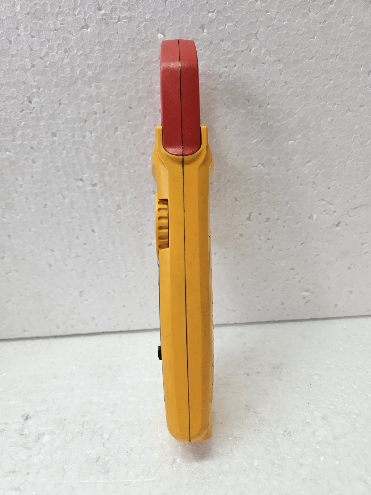Handheld Fluke 302 + Digital Clamp Meter Multimeter FOR PARTS OR REPAIR