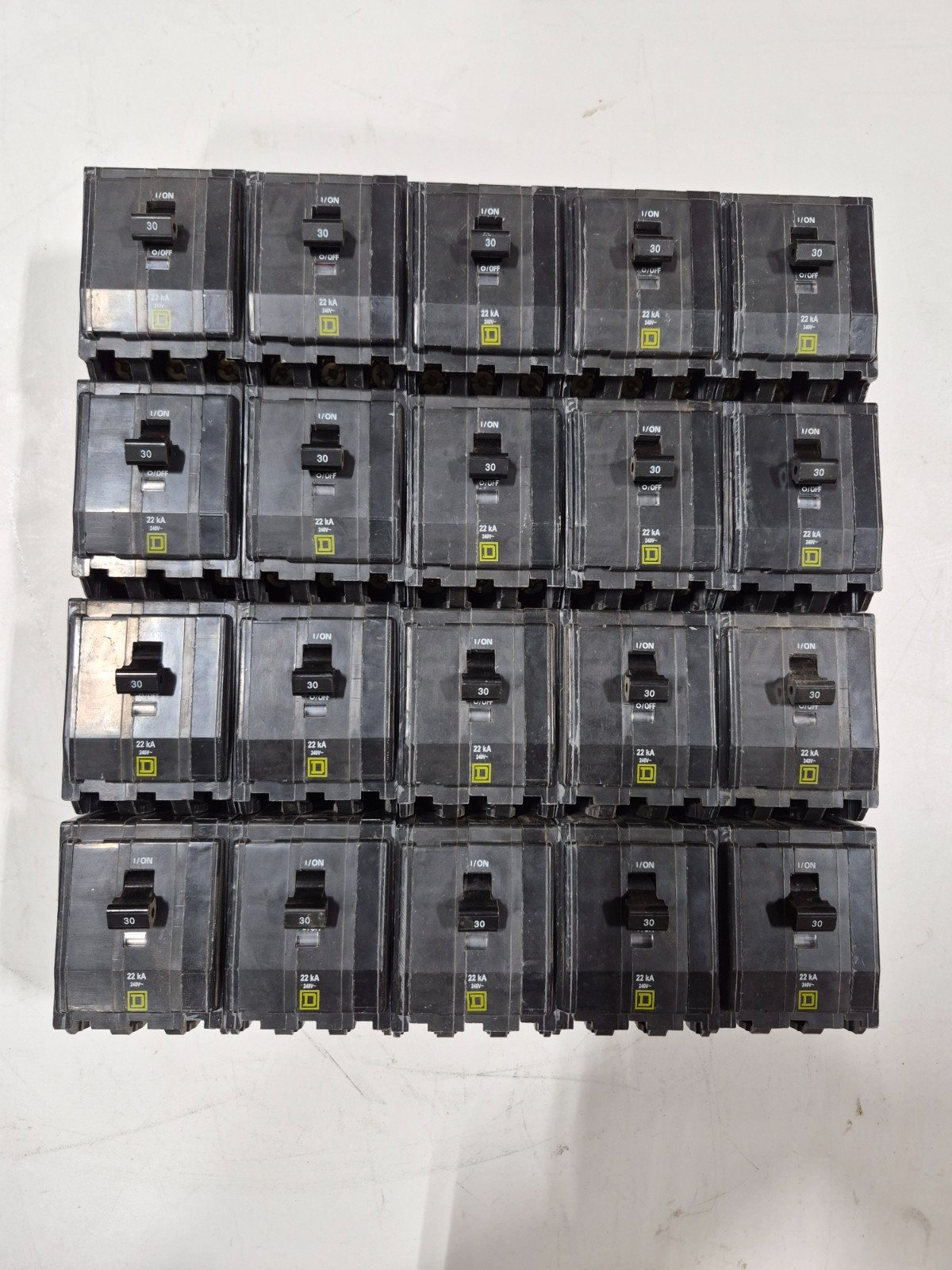 Lot of 1 Square D QO330 3 Pole 30 Amp 240 V Circuit Breaker Lot of 1