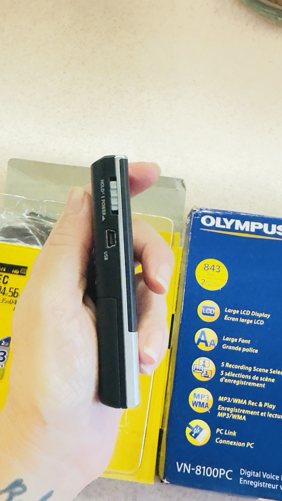 Olympus VN-8100PC Digital Voice Recorder 2GB USB MP3 Player 843 hr