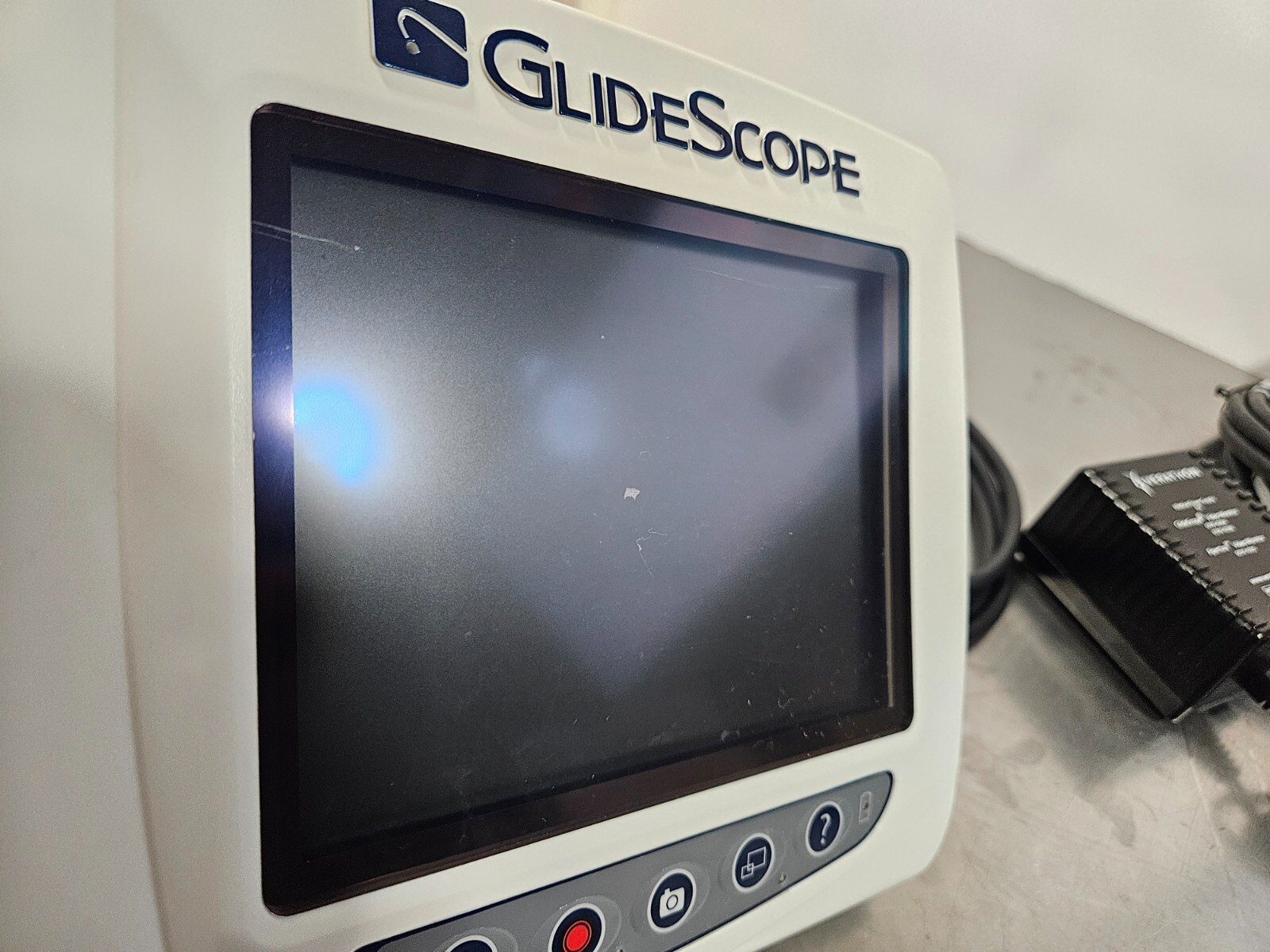 Verathon Glidescope 0570-0338 Monitor, 0600-0781 Bflex cable, 0400-0105 charger