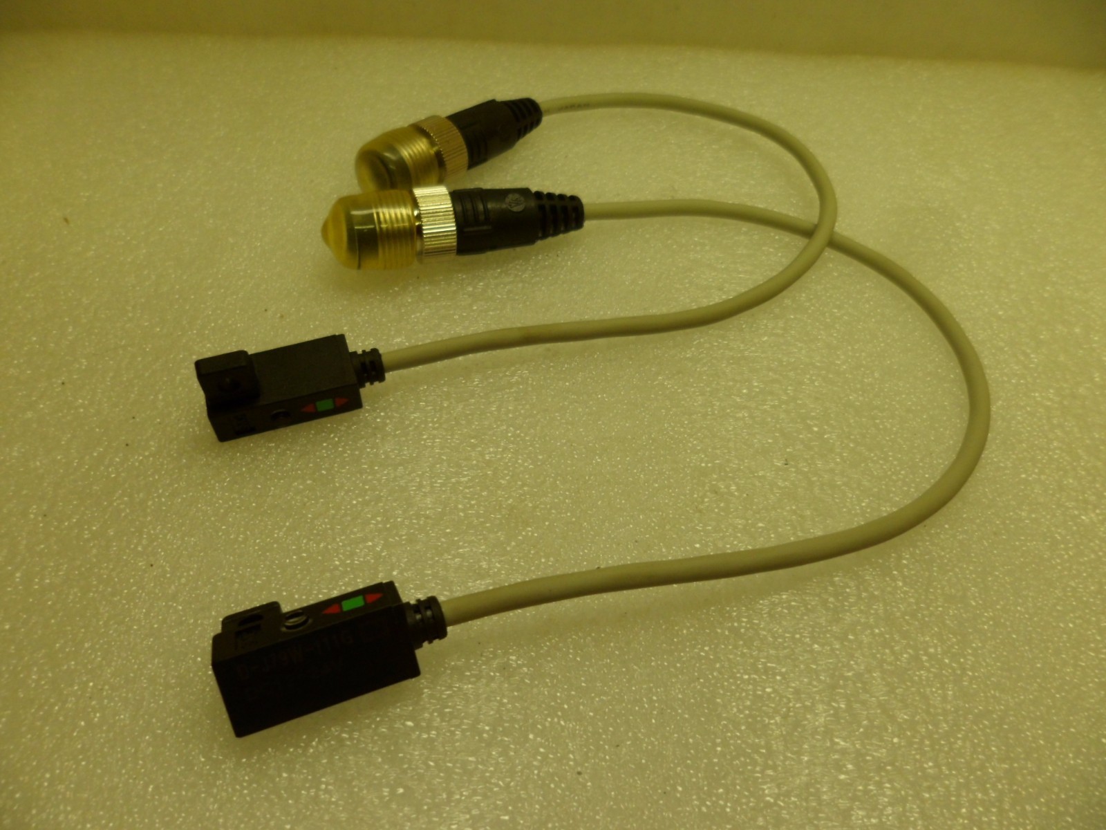 SMC D-J79W-111G PROXIMITY SWITCH/SENSOR W/ INDICATOR LIGHT 12-24VDC LOT OF 2 NOS