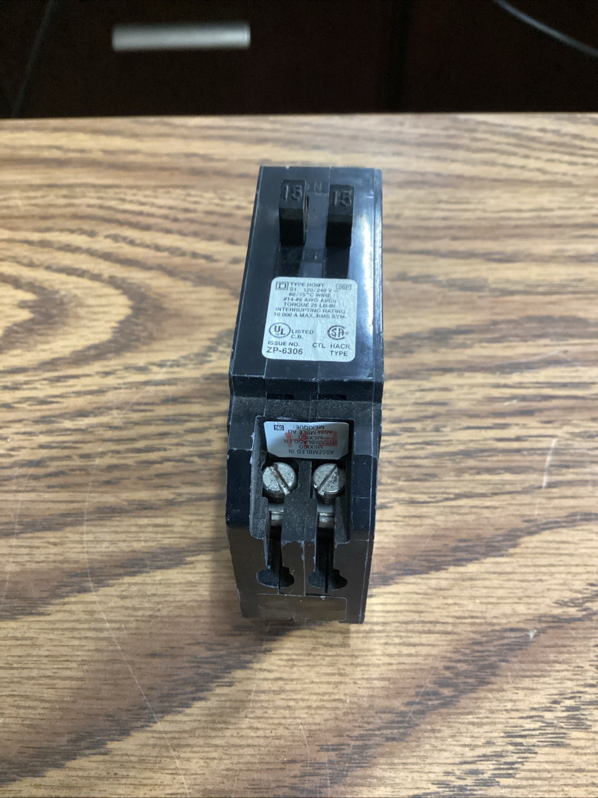 SQUARE D HOMT1515 Circuit Breaker 15A Plug In 120/240V Used 🔴