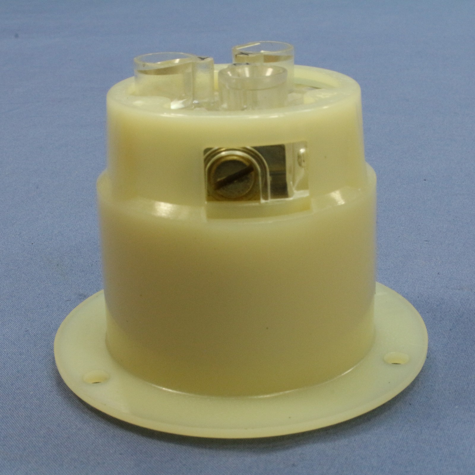 Leviton Twist Turn Locking Flanged Outlet Receptacle L12-30R 30A 480V 3� 2686
