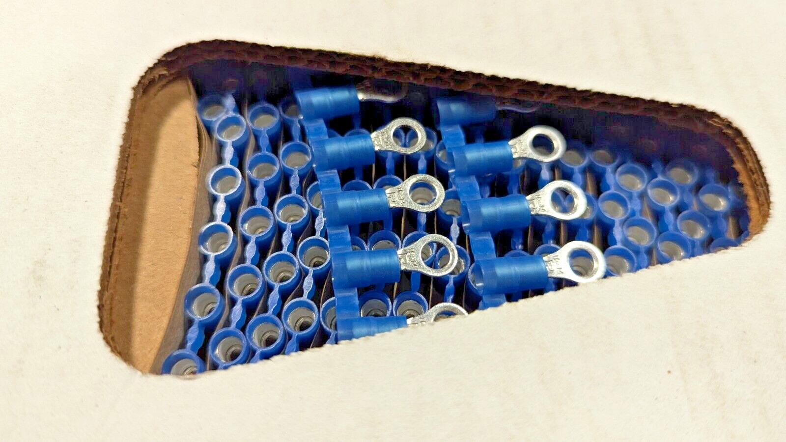 14-16 AWG Nylon Insulated Crimp Ring Terminal #10 Stud PN14-10R Panduit (Pkg50)