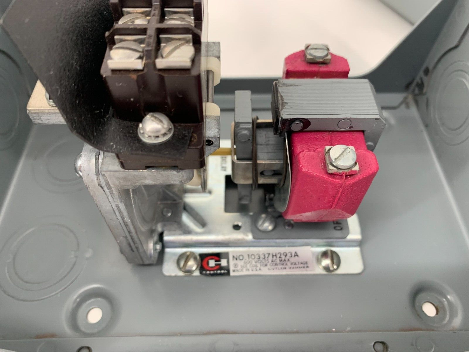 Cutler-Hammer 10337H293A 1-Minute Pneumatic Time Delay Relay 600V Timing Switch