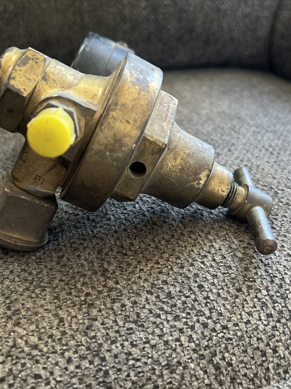 Marsh Pressure Gauge 300 Pounds With Valve Air Carbon Dioxide