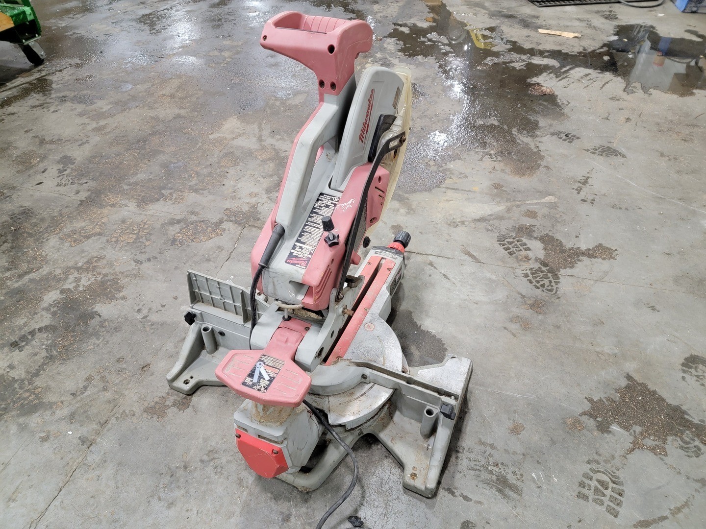 MILWAUKEE 6955-20 12″ Dual-Bevel Sliding Compund Miter Saw – Saws (Wood)