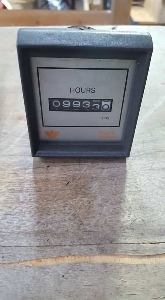 EAGLE SIGNAL CONTROLS HK410A6 NON-RESET HOUR METER W173