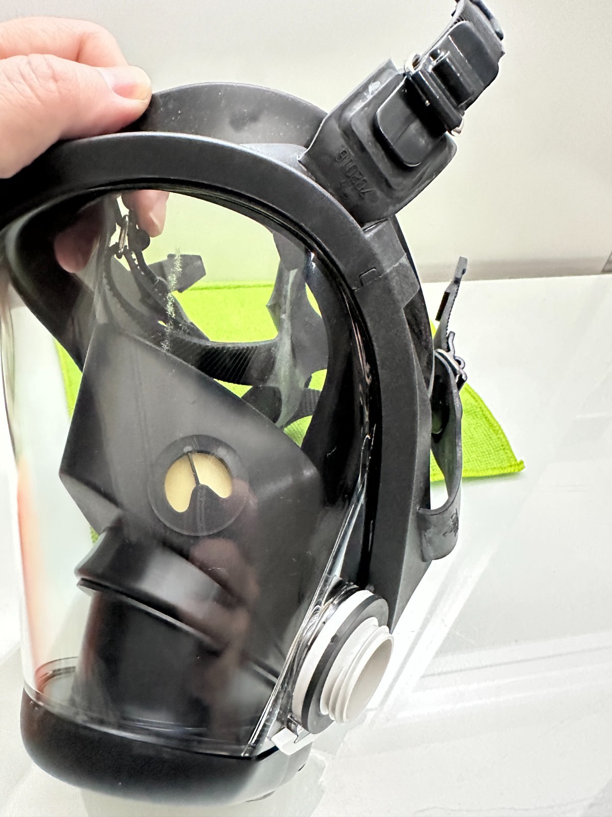 SURVIVAIR Sperian 7620 Full Facepiece Respirator Mask Size M 40mm Opti Fit