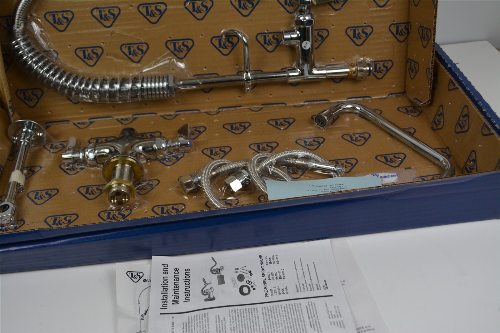 T&S Deck Mount 24 3/4in Pre-Rinse With Low Flow Spray, 24in Hose, 8″ Faucet.