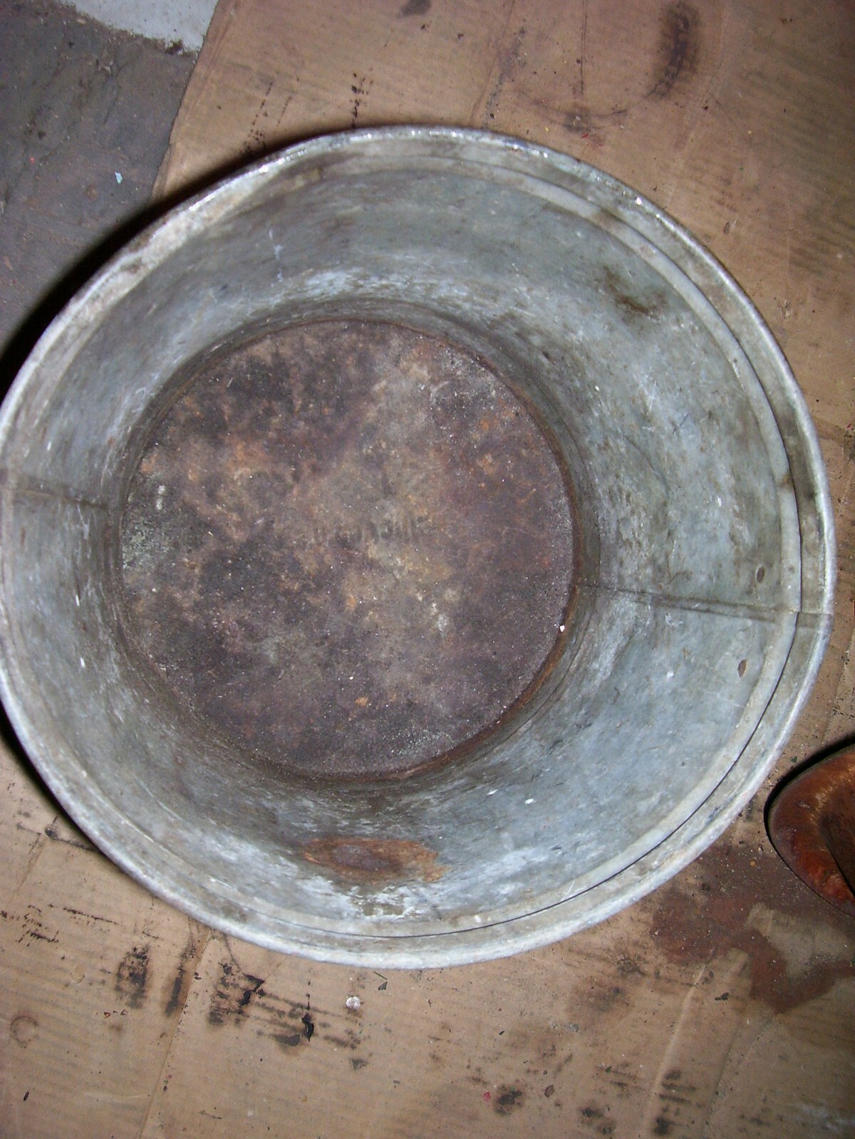 VINTAGE GRADE A MILK REPLACER TIN BUCKET – FARM HOUSE DECOR – 1950 ??