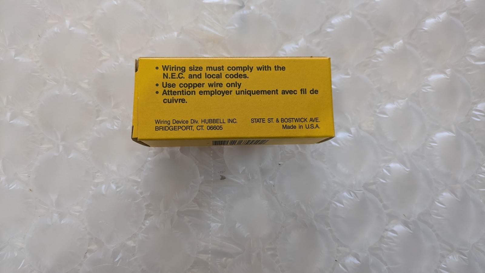 HUBBELL NYLON FACE TWIST-LOCK 4710 125V 2 POLE 3 WIRE 15A 125AC OR DC