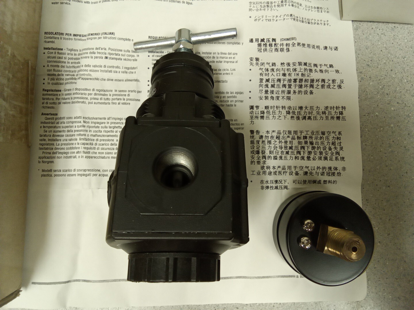 Norgren R73G-3AT-NFG Regulator with B40. 100-1998 Gage