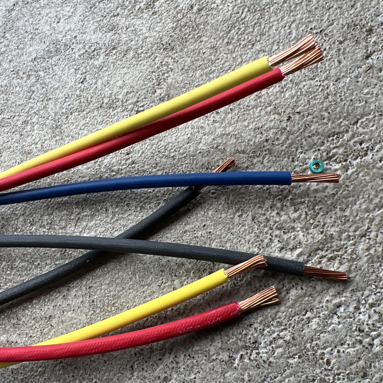 E003 Type 14 AWG Deutsch 4 P waterproof connector 6″ wire Red Black Yellow Blue