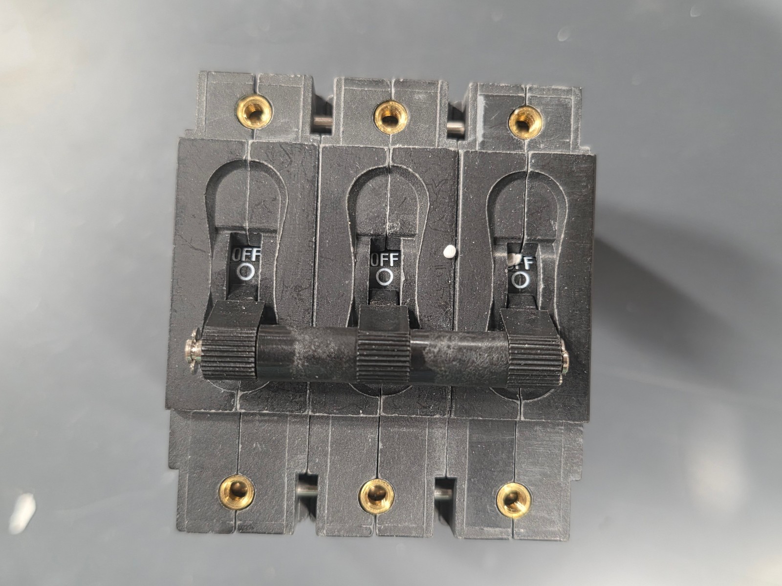 Carling Breaker, CA3-X0-08-230-32A-L, 90A, 3P (NOS)