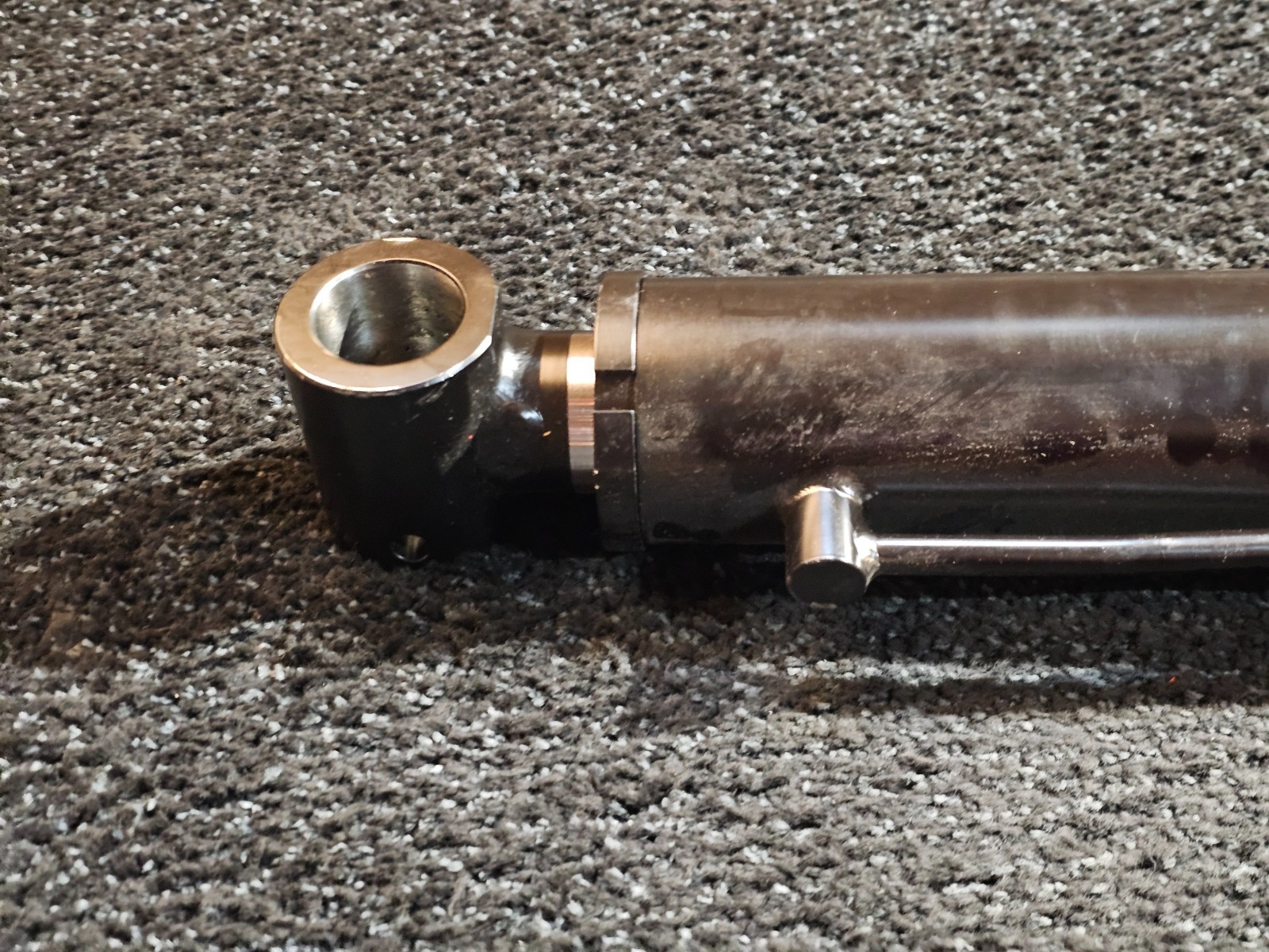 Hydraulic Welded Cylinder 2.89″ OD x 36″ Retracted Length x 1.77″ Rod Diameter